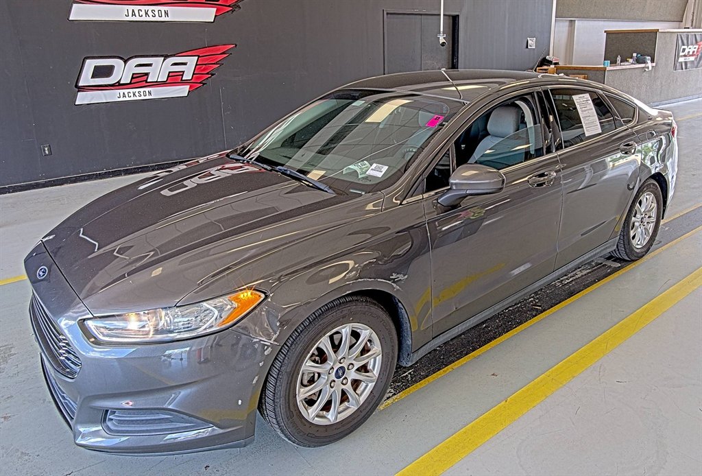 2015 Ford Fusion S FWD's photo