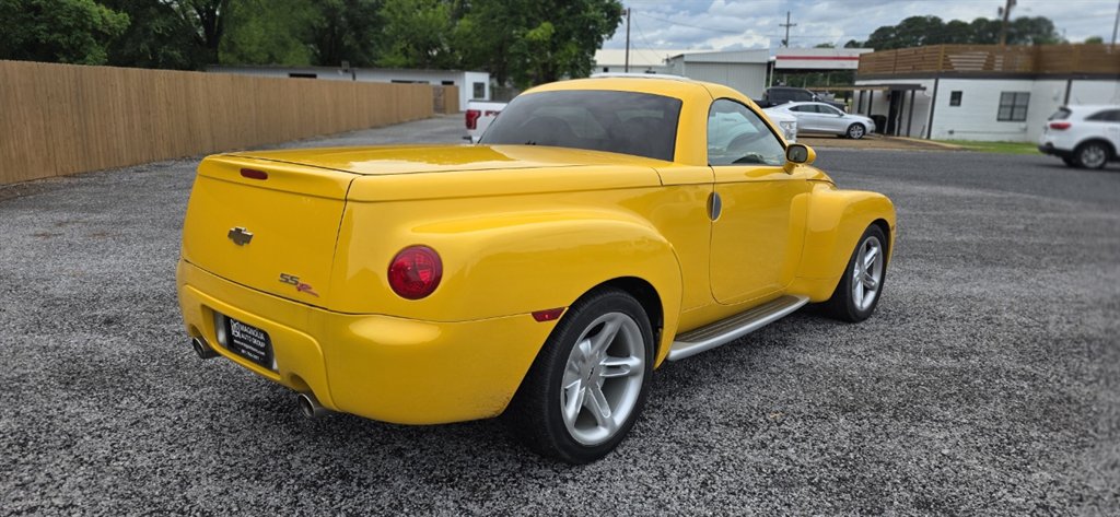 2004 Chevrolet SSR LS - Photo 9