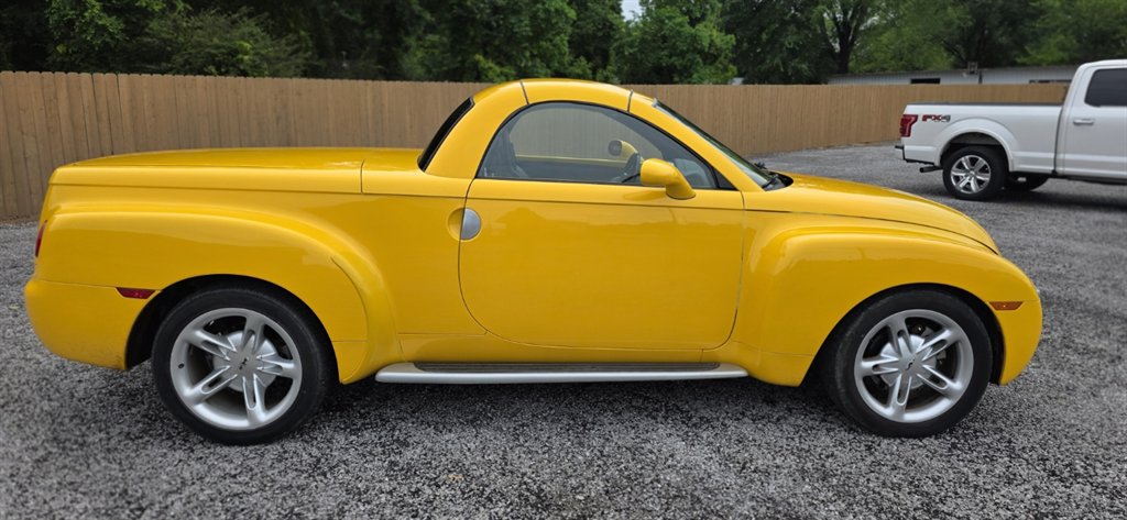 2004 Chevrolet SSR LS - Photo 10